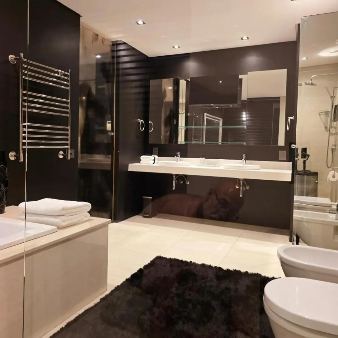 Luxury Penthouse With Private Pool location